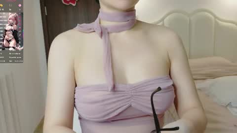 Snapshot of strawberry_loveee chatting on 06-29-26, 01:56 strawberry_loveee online show from 06-29-26, 01:56