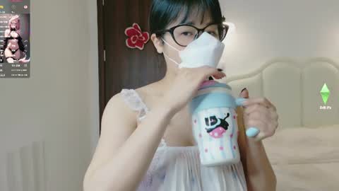 Snapshot of strawberry_loveee chatting on 07-28-26, 11:17 strawberry_loveee online show from 07-28-26, 11:17