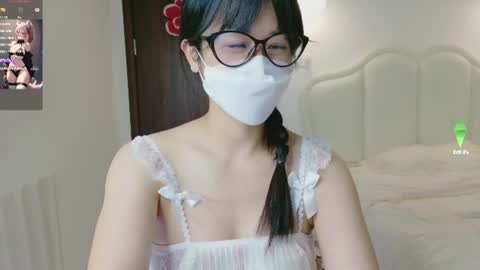 Snapshot of strawberry_loveee chatting on 07-28-26, 03:21 strawberry_loveee online show from 07-28-26, 03:21