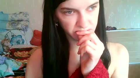 Snapshot of strawberry_storm chatting on 05-19-26, 05:58 Strawberry Storm online show from 05-19-26, 05:58