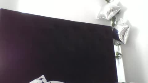 StrawberryBoo online show from 12-19-24, 04:57