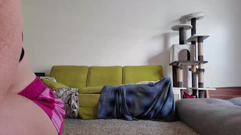 Snapshot of strawberrylotsacake chatting on 09-14-25, 02:38 Strawberrylotsacake online show from 09-14-25, 02:38