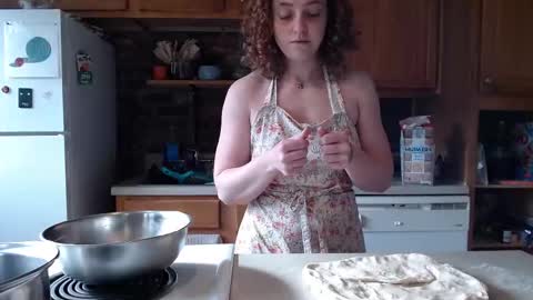 Snapshot of strawberrylotsacake chatting on 11-25-25, 03:56 Strawberrylotsacake online show from 11-25-25, 03:56