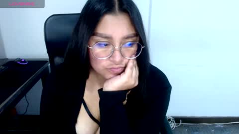 strawlux online show from 04-01-26, 04:35