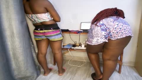 Snapshot of streetlioness chatting on 01-10-26, 02:13 streetlioness online show from 01-10-26, 02:13