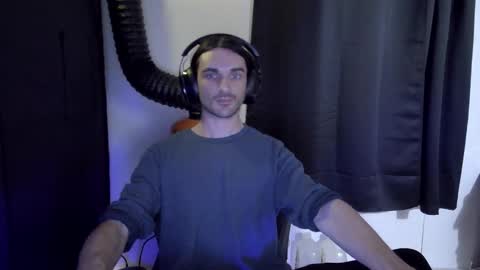 Snapshot of stringgreens777 chatting on 01-14-26, 01:17 stringgreens777 online show from 01-14-26, 01:17