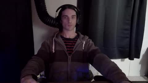 Snapshot of stringgreens777 chatting on 01-18-26, 02:32 stringgreens777 online show from 01-18-26, 02:32