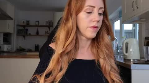 Snapshot of stripmequick chatting on 06-11-26, 09:29 Amorina online show from 06-11-26, 09:29