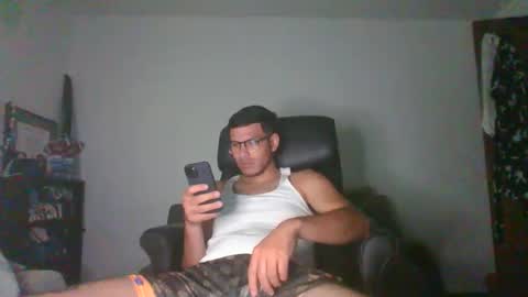 Snapshot of strokingdaddy4 chatting on 04-08-26, 01:00 strokingdaddy4 online show from 04-08-26, 01:00