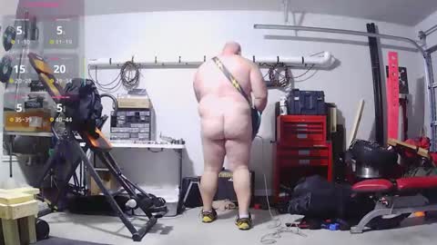 strong_bear89 online show from 04-20-26, 05:59