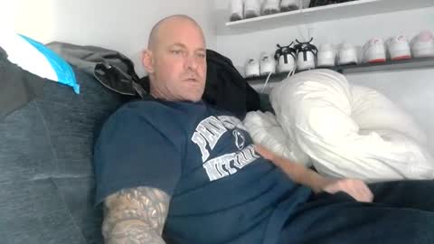 Snapshot of strongandhard073 chatting on 01-22-25, 04:12 StrongAndHard online show from 01-22-25, 04:12