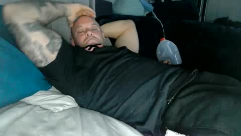 Snapshot of strongandhard073 chatting on 02-10-25, 11:25 StrongAndHard online show from 02-10-25, 11:25