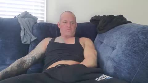 Snapshot of strongandhard073 chatting on 10-31-25, 01:45 StrongAndHard online show from 10-31-25, 01:45