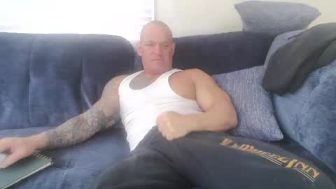 Snapshot of strongandhard073 chatting on 11-05-25, 01:44 StrongAndHard online show from 11-05-25, 01:44