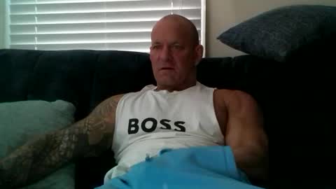 Snapshot of strongandhard073 chatting on 11-21-25, 06:17 StrongAndHard online show from 11-21-25, 06:17