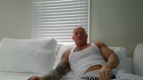 Snapshot of strongandhard073 chatting on 12-17-25, 02:34 StrongAndHard online show from 12-17-25, 02:34