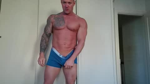 Snapshot of strongandhard073 chatting on 12-21-25, 02:02 StrongAndHard online show from 12-21-25, 02:02