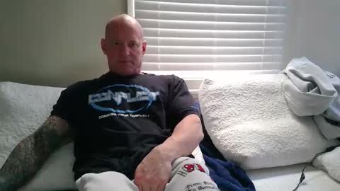 Snapshot of strongandhard073 chatting on 01-31-26, 08:07 StrongAndHard online show from 01-31-26, 08:07