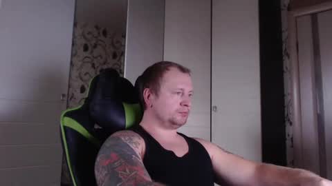 Snapshot of strongass18 chatting on 12-03-24, 09:33 Alex online show from 12-03-24, 09:33