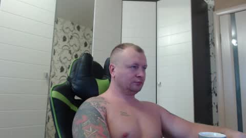 Snapshot of strongass18 chatting on 12-15-24, 08:41 Alex online show from 12-15-24, 08:41