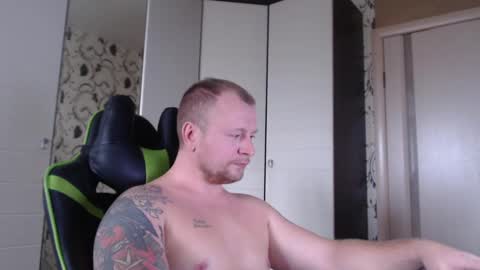 Snapshot of strongass18 chatting on 12-27-24, 09:06 Alex online show from 12-27-24, 09:06