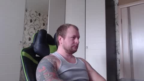 Snapshot of strongass18 chatting on 02-20-25, 09:33 Alex online show from 02-20-25, 09:33