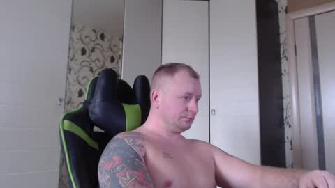 Snapshot of strongass18 chatting on 03-02-25, 09:42 Alex online show from 03-02-25, 09:42