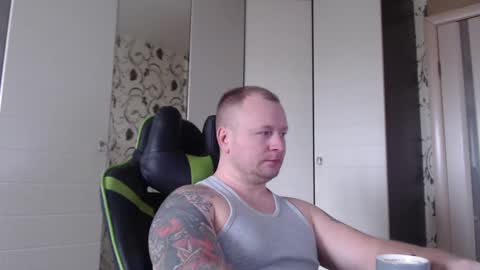Snapshot of strongass18 chatting on 03-04-25, 08:46 Alex online show from 03-04-25, 08:46