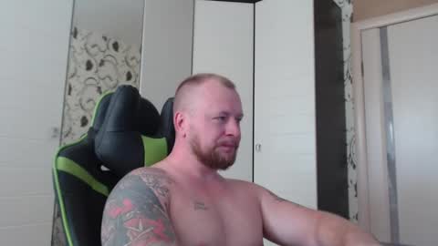 Snapshot of strongass18 chatting on 09-09-25, 08:47 Alex online show from 09-09-25, 08:47