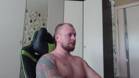 Snapshot of strongass18 chatting on 09-18-25, 09:11 Alex online show from 09-18-25, 09:11