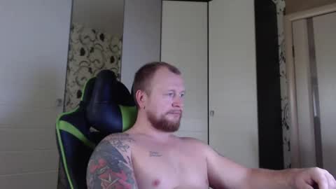 Snapshot of strongass18 chatting on 10-07-25, 08:55 Alex online show from 10-07-25, 08:55