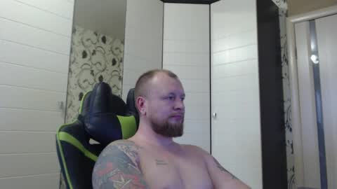 Alex online show from 10-28-25, 08:18