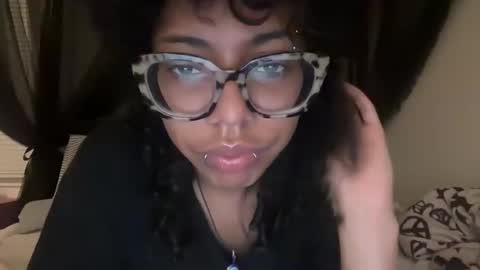 Snapshot of strrwberry chatting on 03-09-26, 05:33 strrwberry online show from 03-09-26, 05:33