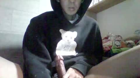 Snapshot of sttkm chatting on 05-24-26, 02:00 Asian boy online show from 05-24-26, 02:00