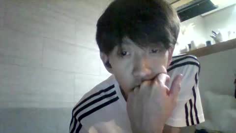 Snapshot of sttkm chatting on 05-27-26, 04:37 Asian boy online show from 05-27-26, 04:37