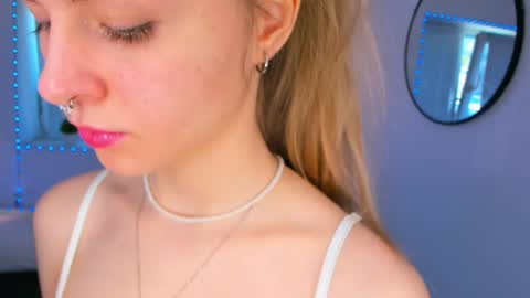 Snapshot of sttyllezz chatting on 06-11-26, 02:53 Olivia online show from 06-11-26, 02:53