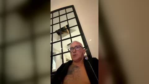 Snapshot of stu788 chatting on 07-12-26, 01:18 stu788 online show from 07-12-26, 01:18