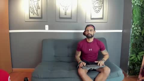 STUD HUNK LATIN online show from 02-13-25, 09:38