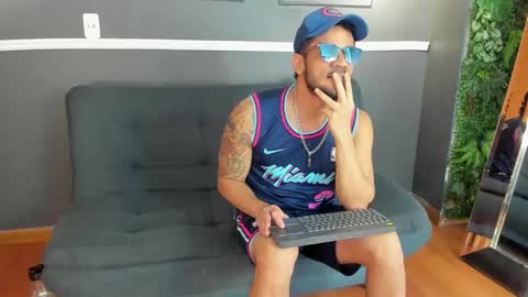 STUD HUNK LATIN online show from 03-03-25, 09:37