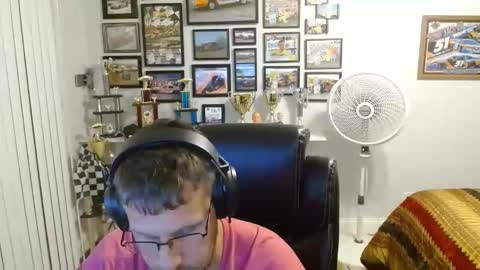 Snapshot of studd4daddy chatting on 04-27-26, 04:10 younger4older online show from 04-27-26, 04:10
