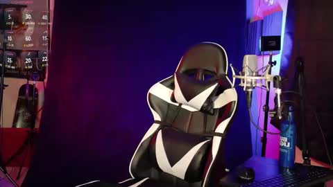 Ryan Long online show from 04-17-26, 02:47