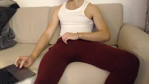 Stud From Paris online show from 01-02-25, 03:19