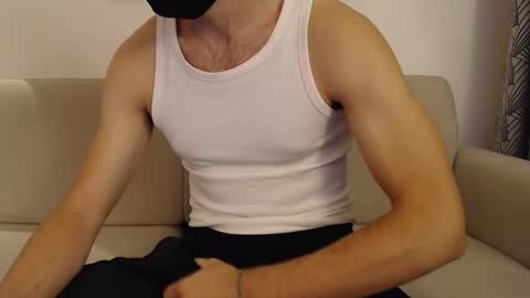 Snapshot of studfromparis chatting on 11-19-25, 06:41 Stud From Paris online show from 11-19-25, 06:41