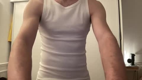 Snapshot of studfromparis chatting on 01-13-26, 12:38 Stud From Paris online show from 01-13-26, 12:38