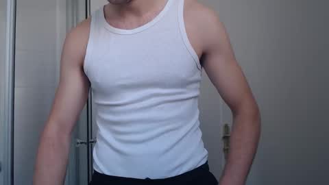 Snapshot of studfromparis chatting on 01-17-26, 10:42 Stud From Paris online show from 01-17-26, 10:42