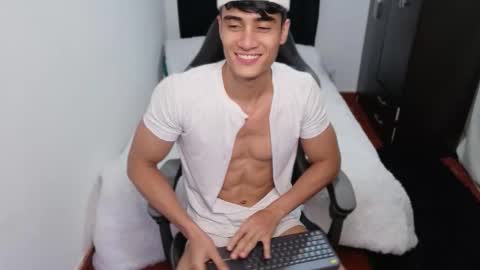 stylish men online show from 10-14-25, 01:23