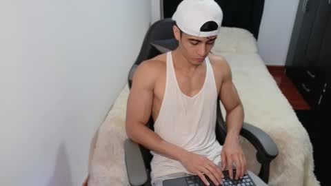 stylish men online show from 10-20-25, 02:06