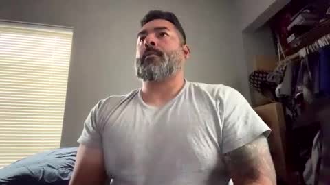 Snapshot of suavecito67 chatting on 05-02-26, 02:22 suavecito67 online show from 05-02-26, 02:22