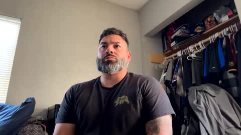 Snapshot of suavecito67 chatting on 05-23-26, 01:33 suavecito67 online show from 05-23-26, 01:33