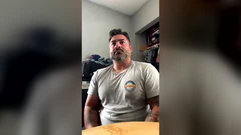 Snapshot of suavecito67 chatting on 06-20-26, 04:54 suavecito67 online show from 06-20-26, 04:54